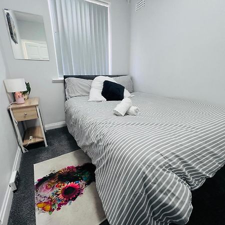 Cosy House Trafford マンチェスター エクステリア 写真